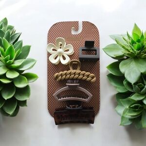 Hair Essentials 5 Piece Hair Clips,   NWT